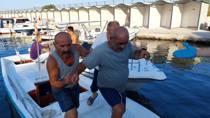 Samsun’da Tekneden Denize Düşen Balıkçı Kurtarıldı