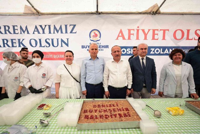 Denizlililer Geleneksel Aşure Hayrında Buluştu