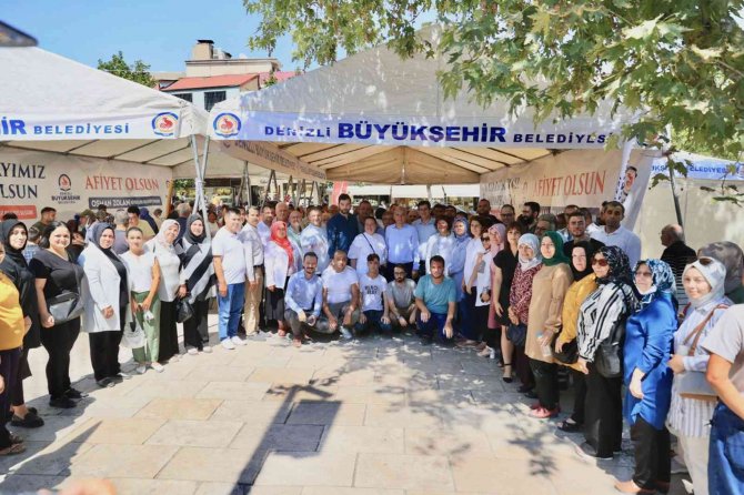 Denizlililer Geleneksel Aşure Hayrında Buluştu