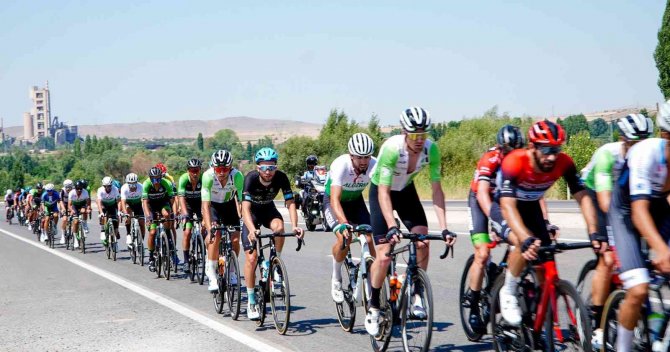 Uluslararası Bisiklet Yarışması Tomarza’da Start Aldı