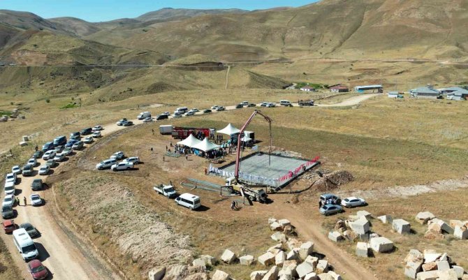 Hınıs Başköy Cemevi’nin Temeli Düzenlenen Törenle Atıldı