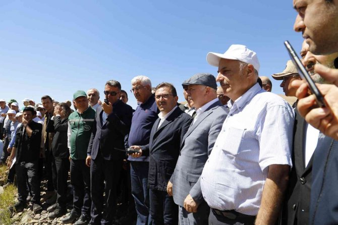 Hınıs Başköy Barajı!nın Kapakları ’Su Tutma’ Töreni İle Kapatıldı