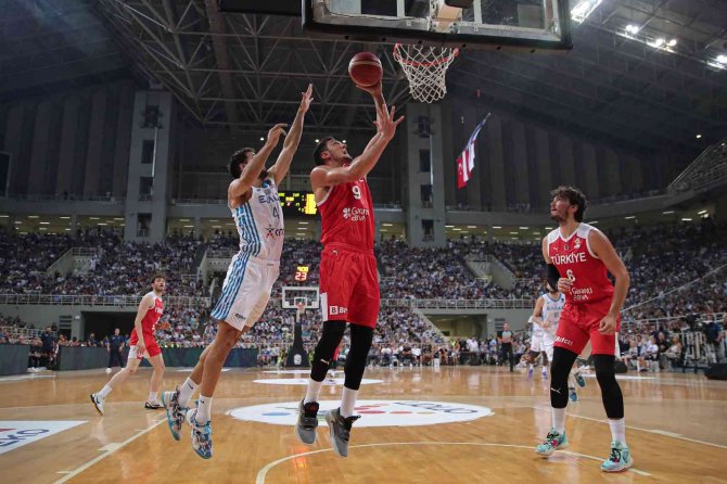 A Milli Erkek Basketbol Takımı, Yunanistan’a Mağlup Oldu