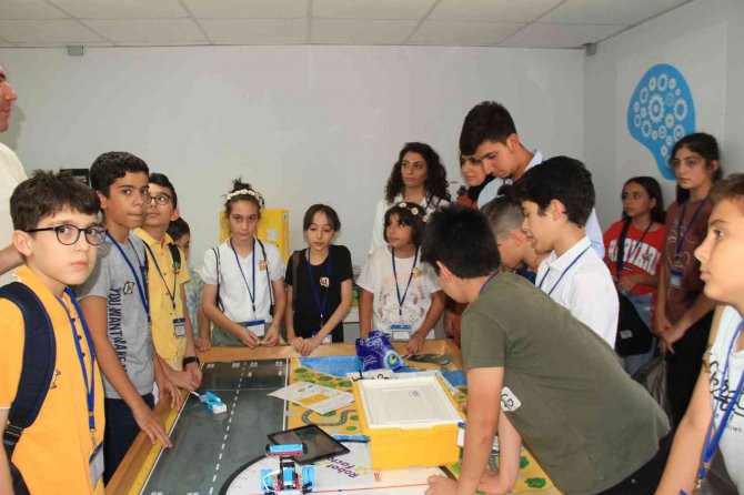 Elazığ’da Fırat’ın Çocukları İ̇çin Teknoloji Ve Yetkinlik Merkezi Açıldı