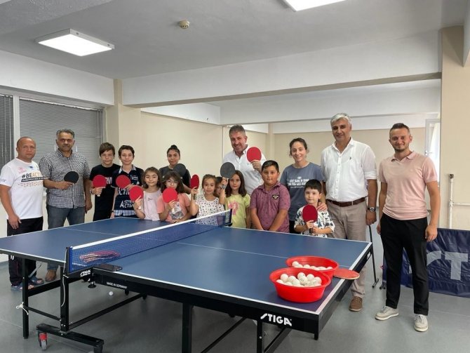 Gençlik Ve Spor İ̇l Müdür Er “Yüzme Bilmeyen Kalmasın” Projesinin Çalışmalarını Seyretti
