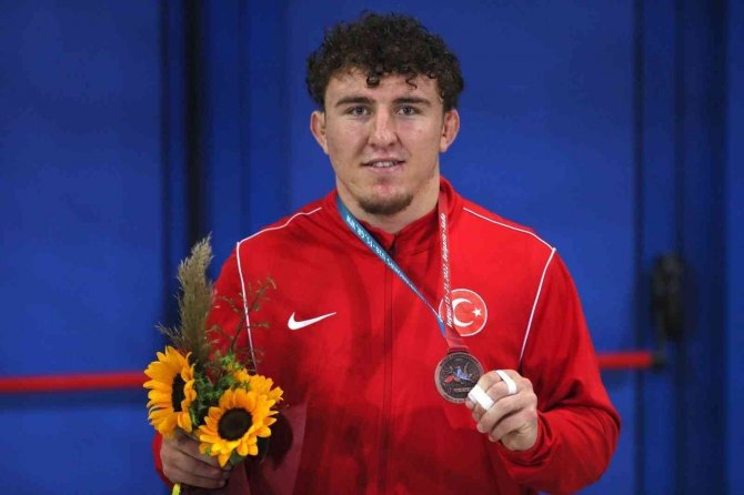 Korkutelili Küçüksolak, Güreşte Dünya 3.’sü Oldu