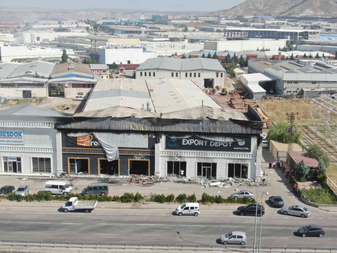 Fabrika Yangınındaki Hasarın Boyutu Gün Ağarınca Ortaya Çıktı