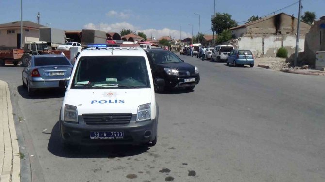 İ̇ki Grup Arasında Silahlı Kavga: 4 Yaralı