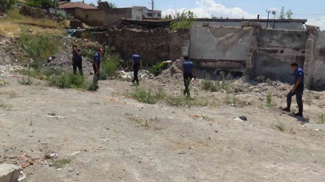 İ̇ki Grup Arasında Silahlı Kavga: 4 Yaralı