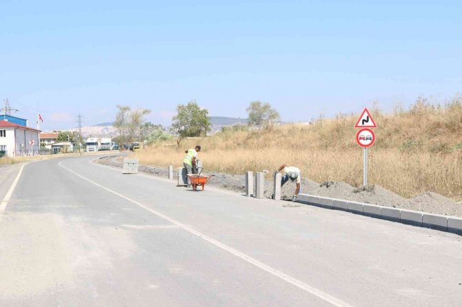 Darıca Burak Reis Caddesi’nde Yenileme Çalışmaları Devam Ediyor