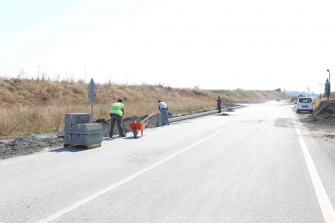 Darıca Burak Reis Caddesi’nde Yenileme Çalışmaları Devam Ediyor