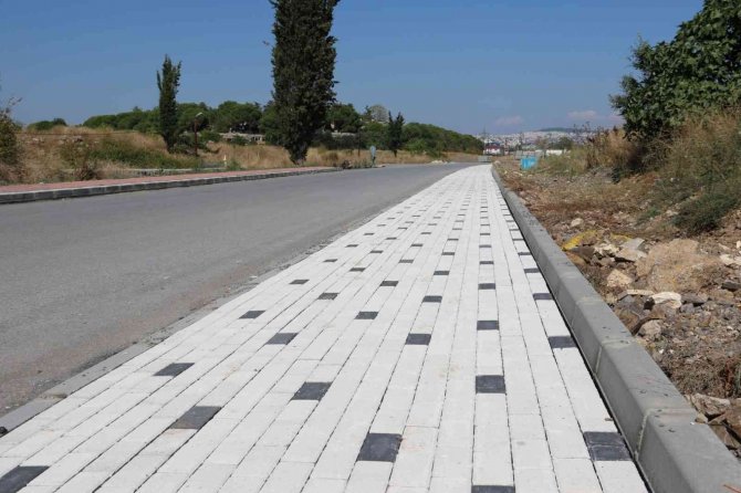 Darıca Burak Reis Caddesi’nde Yenileme Çalışmaları Devam Ediyor
