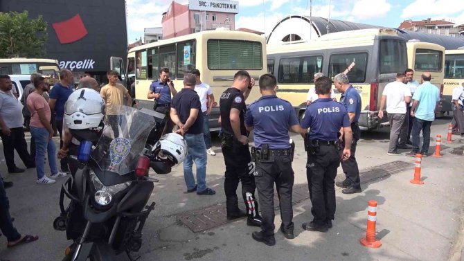 Dolmuştaki Kadının Koluna Yorgun Mermi İsabet Etti