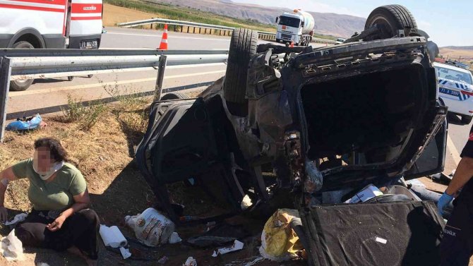 Takla Atan Otomobil Hurdaya Döndü: Aynı Aileden 7 Kişi Yaralandı