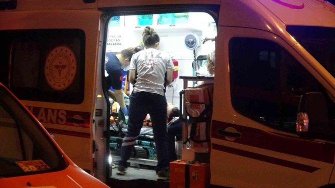 Tem’de Tır, Kamyon Ve Yolcu Otobüsü Kazaya Karıştı: 8 Yaralı