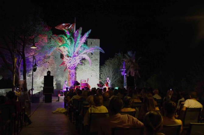 Güvercinda Kalesi’den Caz Melodileri Yükseldi