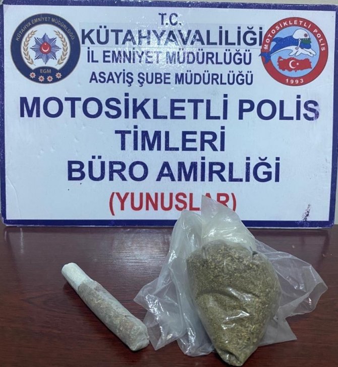 Kütahya’da 2 Kişinin Üzerinde Uyuşturucu Çıktı
