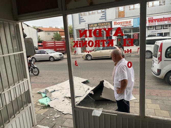Malatya’da Şiddetli Fırtına Etkili Oluyor