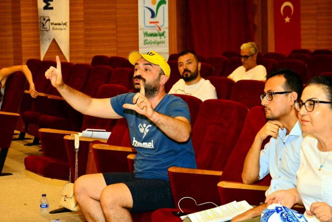 Manavgat Kent Tiyatrosu’ndan, ’İ̇ki Yakanın Hikayesi’