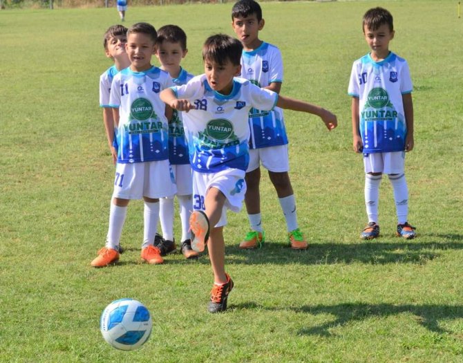 Yunusemre İle Futbolu Öğrendiler