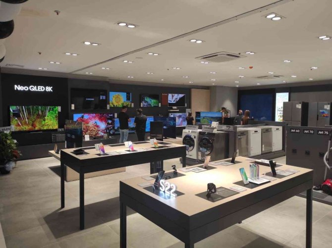 Mardin’de Teknoloji Konseptli Mağazalar Yerini Almaya Başladı