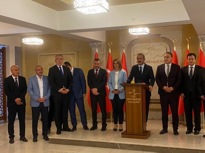 Milli Eğitim Bakanı Özer: “İ̇lk Defa Bu Yıl Yardımcı Kaynaklar Da Çocuklarımızın Masalarında Olacak”