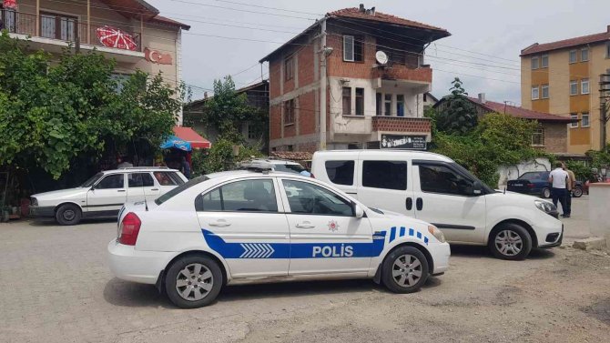 Üzüm Bağı Toplamak İçin Çıktığı Ahşap Balkon Sonu Oldu