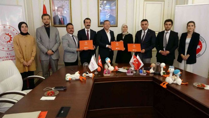 Oran Kalkınma Ajansının Desteklediği 1.6 Milyonluk Proje İçin İmzalar Atıldı