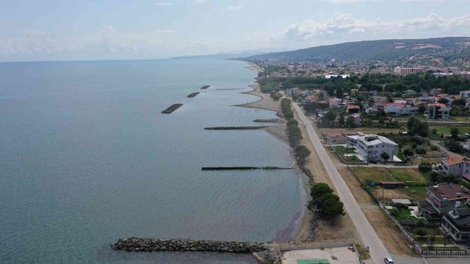 Karadeniz Samsun Sahillerini Yutmaya Devam Ediyor