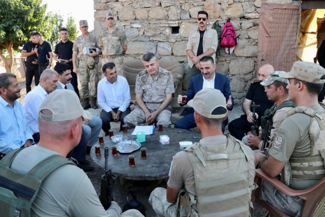 Siirt Valisi Hacıbektaşoğlu, Şehit Teğmen Ömer Bağra’nın Ailesine Taziye Ziyaretinde Bulundu