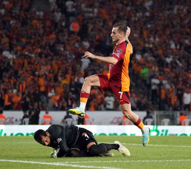 Spor Toto Süper Lig: Ümraniyespor: 0 - Galatasaray: 0 (İ̇lk Yarı)