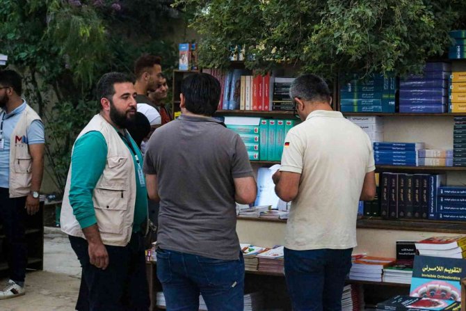 İ̇dlib Kitap Fuarı Ziyaretçilerini Bekliyor