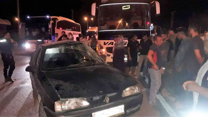 Yolcu Otobüsü Otomobile Çarptı: 2 Yaralı