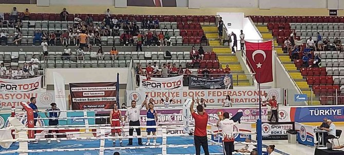 Demir Yumruk Sıla, Avrupa Boks Şampiyonasında Finale Yükseldi