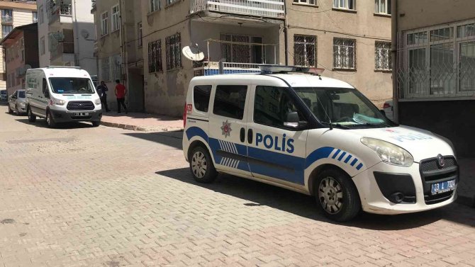 Yaşlı Adam Evinde Ölü Bulundu