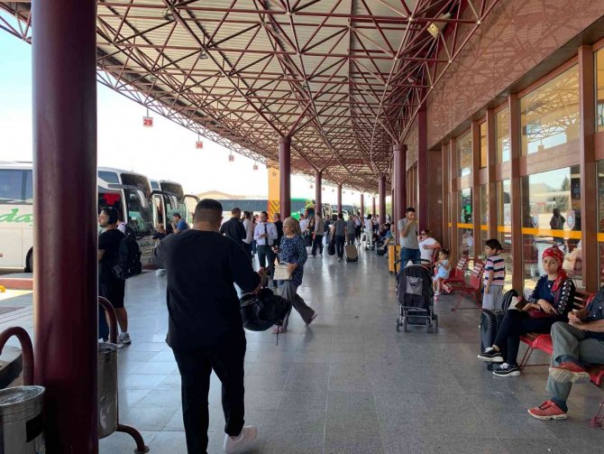 Yeni Kural Sürücüleri De Yolcuları Da Memnun Etti