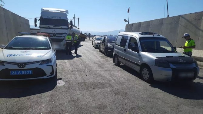 Yük Ve Yolcu Taşımacılığı Yapan Araçlar Denetlendi
