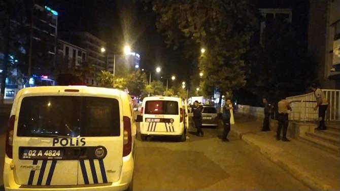 İ̇ki Gurup Arasında Kavga