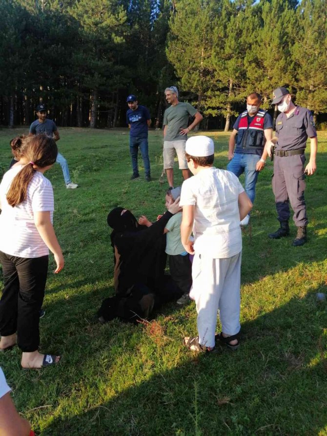 Piknikte Kaybolan 3 Yaşındaki Çocuğu Jandarma 2 Saatlik Arama Sonrası Buldu