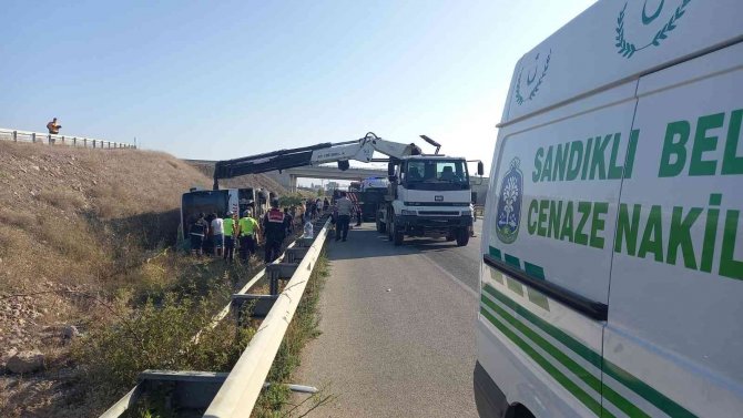 Asker Adaylarını Taşıyan Otobüs Devrildi: 30 Yaralı