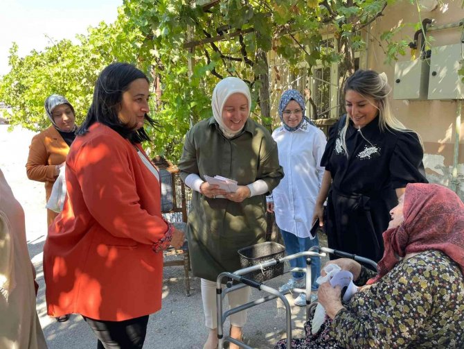 Ak Kadınlar’dan Nilüfer’de Bir Günde 4 Bin Hane Ziyareti