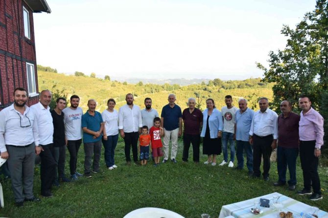 Ak Parti Düzce’de Merkeze Bağlı Köyleri Geziyor