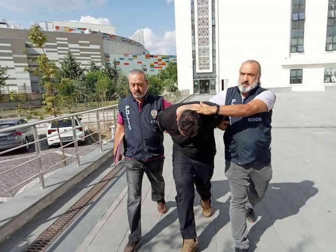 Uyuşturucu Satıcısının Evinden 112 Parça Tarihi Eser Çıktı