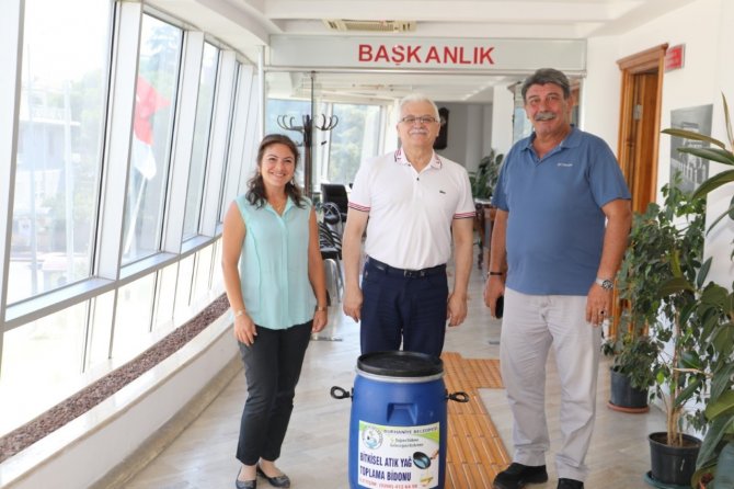 Burhaniye’ De Atık Yağlar Sokak Hayvanlarına Mama Olacak