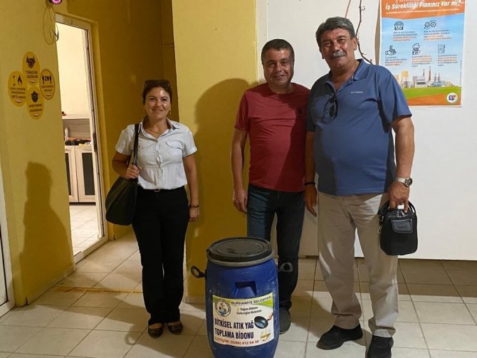 Burhaniye’ De Atık Yağlar Sokak Hayvanlarına Mama Olacak