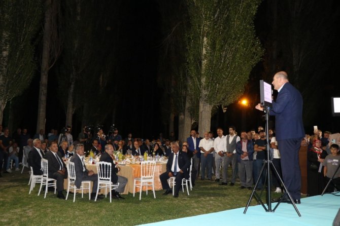 Bakan Soylu, Muhtarlar Ve Stk Temsilcileriyle Bir Araya Geldi