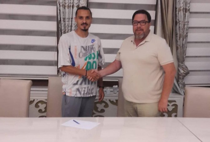 Belediye Kütahyaspor, Stoper Onur Şirin İle Sözleşme İmzaladı
