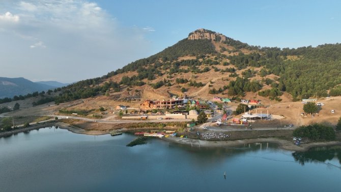 Gürsu’nun “Kırlangıç Sofrası” Muhteşem Manzarasında Misafirlerini Lezzetlerle Buluşturuyor