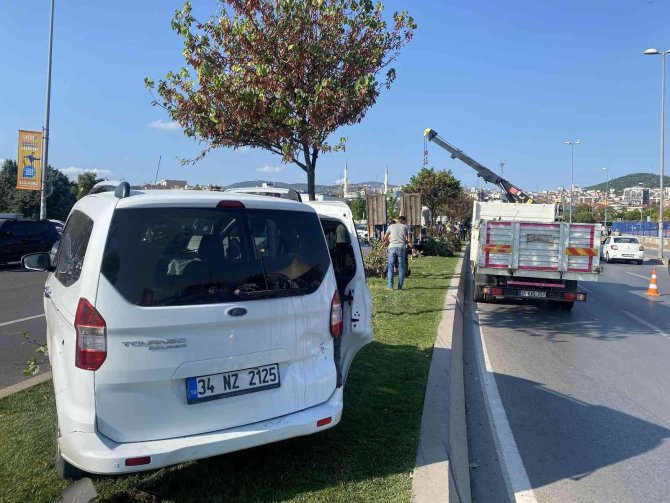 Pendik Sahil Yolunda Korkunç Kaza: Tır Orta Refüje Çıktı