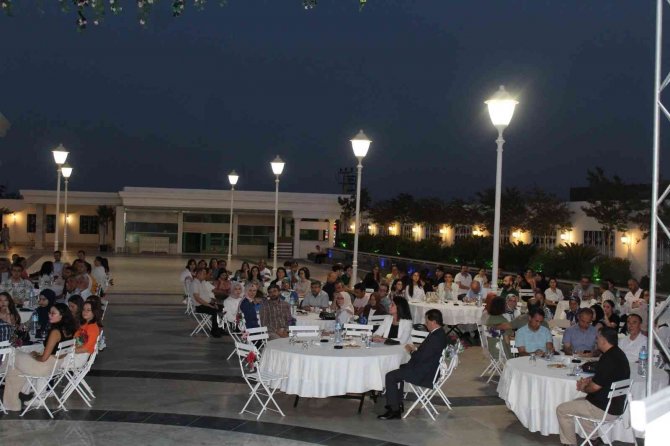 Efeler’de Yks’de Dereceye Giren Öğrenciler Ödüllendirildi